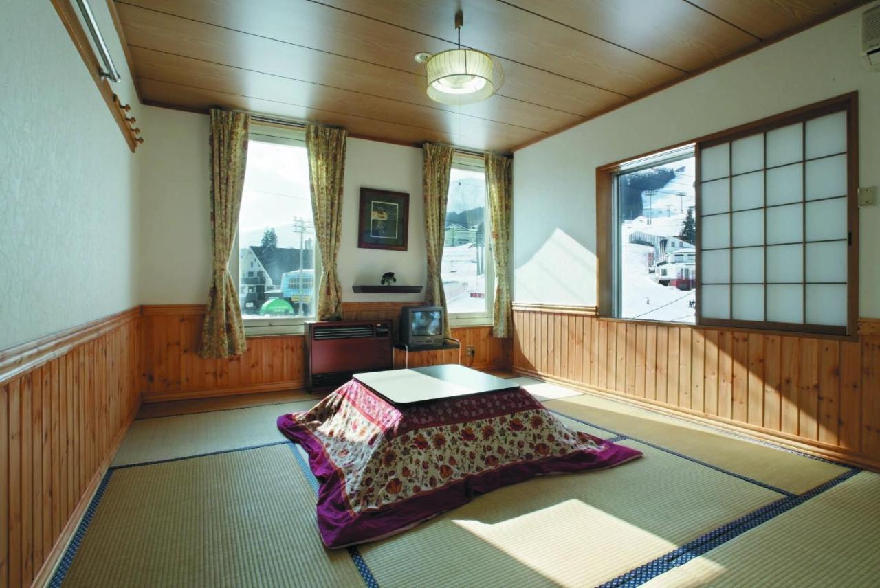 Mistral Hotel Minamiuonuma Buitenkant foto