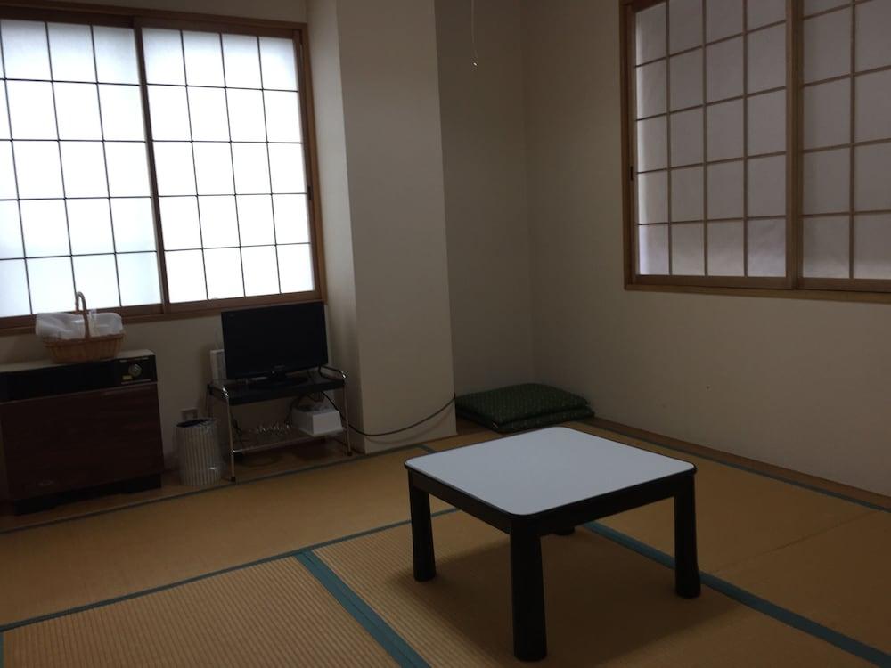 Mistral Hotel Minamiuonuma Buitenkant foto